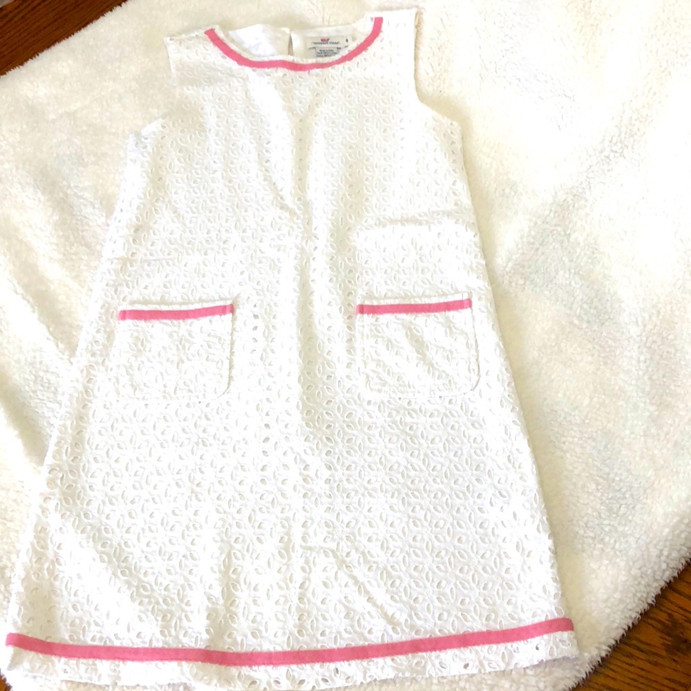 Vineyard vines white dress size 8.